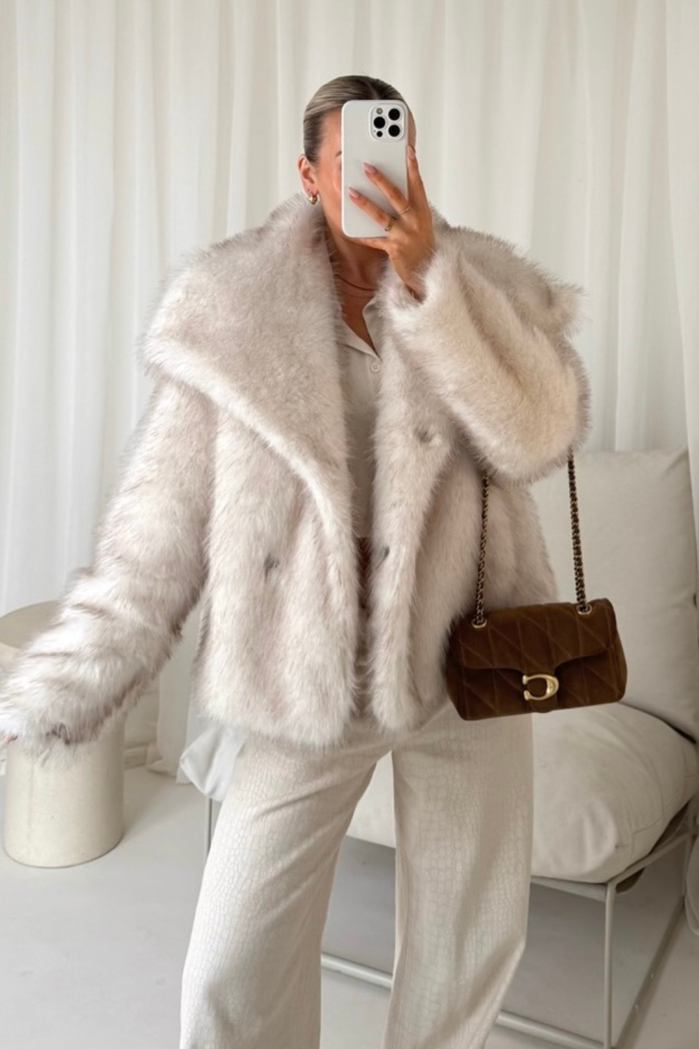 OLIVIA WHITE FLECK FAUX