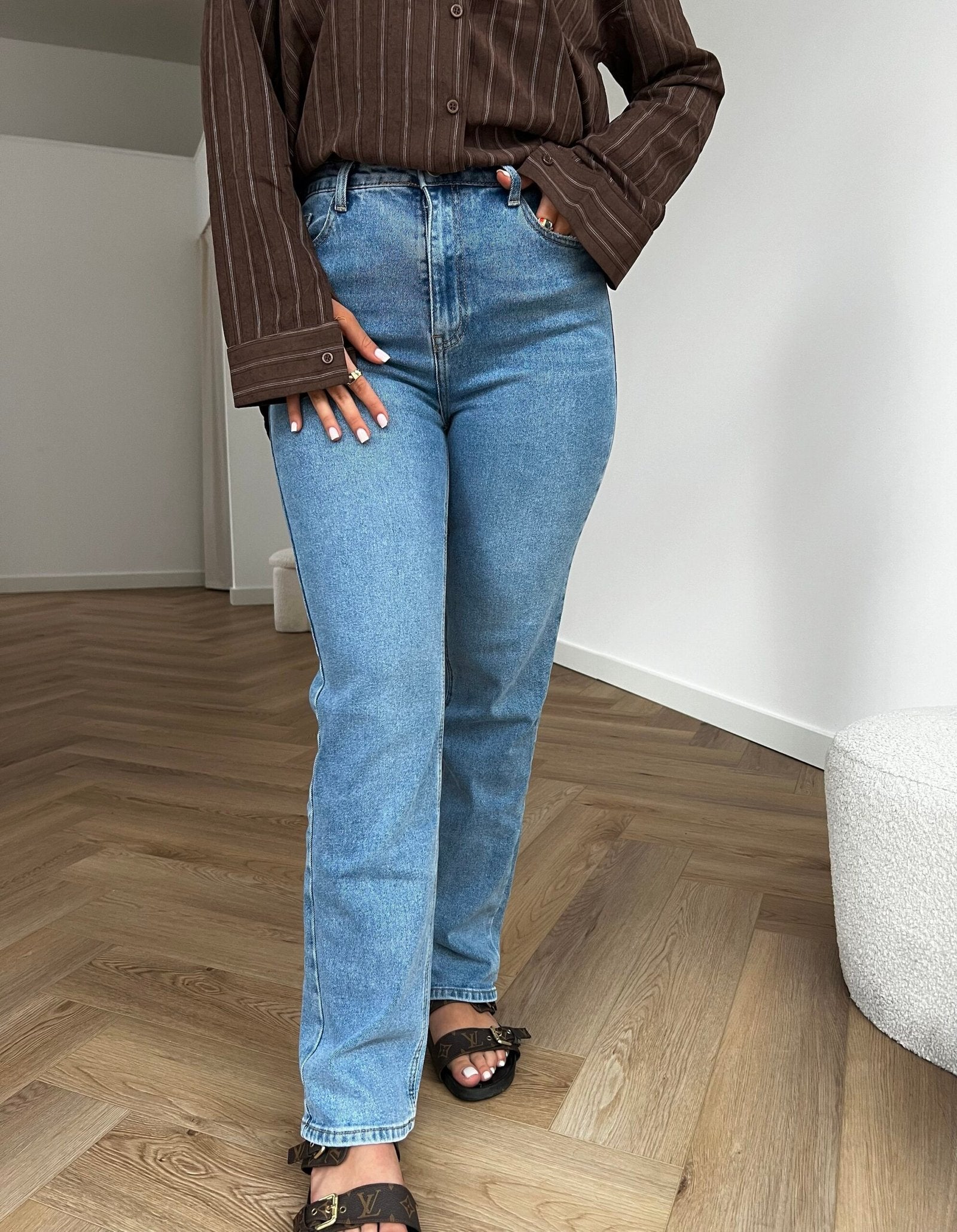 STRAIGHT LEG JEANS STRETCH